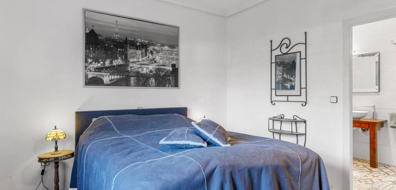 Herverkoop - Finca / Country Property -
Los Montesinos