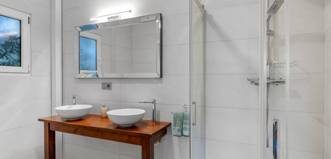 Herverkoop - Finca / Country Property -
Los Montesinos