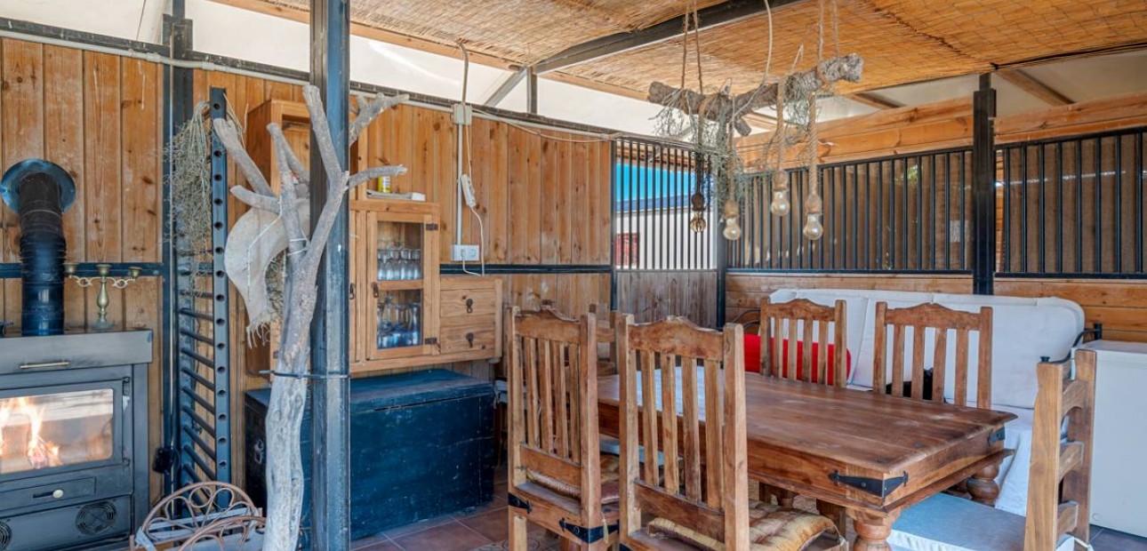 Herverkoop - Finca / Country Property -
Los Montesinos