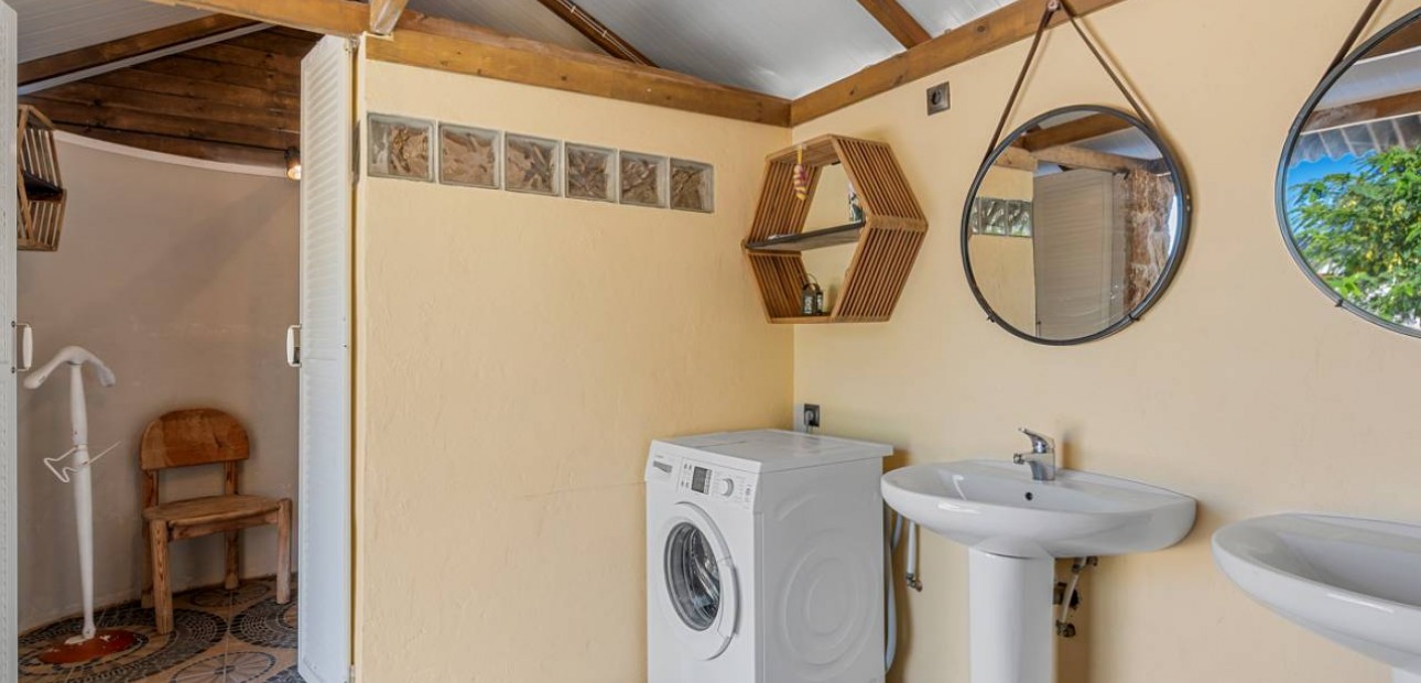 Herverkoop - Finca / Country Property -
Los Montesinos