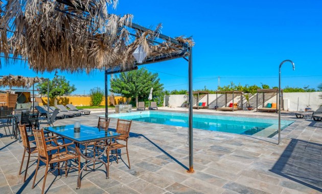 Herverkoop - Finca / Country Property -
Los Montesinos