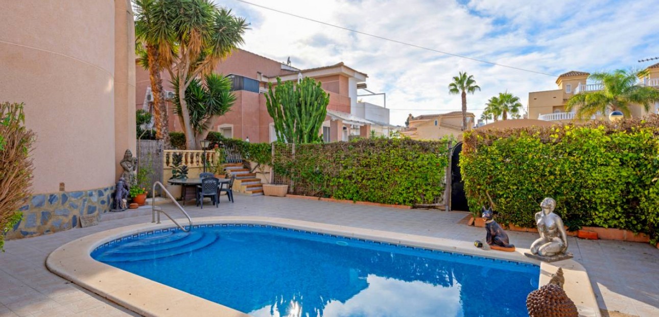 Venta - Villa -
Ciudad Quesada