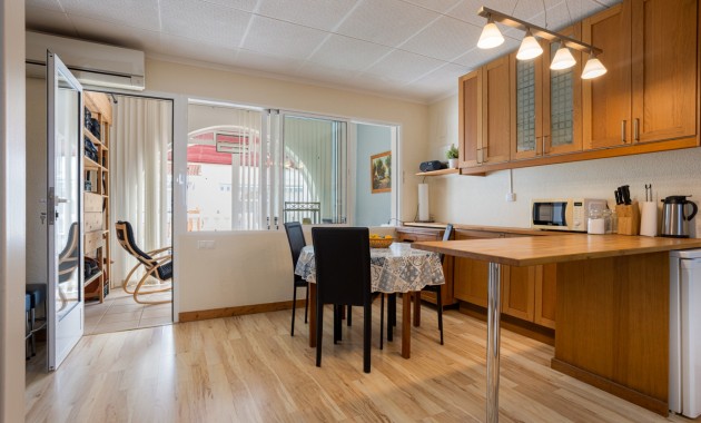 Herverkoop - Terraced house / Townhouse -
Torrevieja - La Siesta