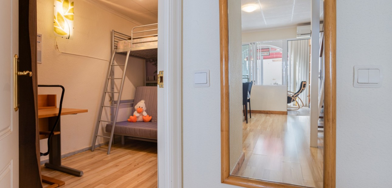 Herverkoop - Terraced house / Townhouse -
Torrevieja - La Siesta