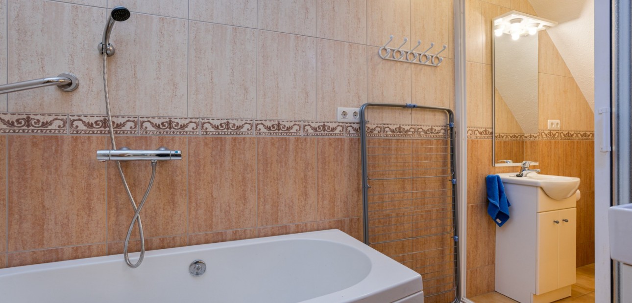 Herverkoop - Terraced house / Townhouse -
Torrevieja - La Siesta