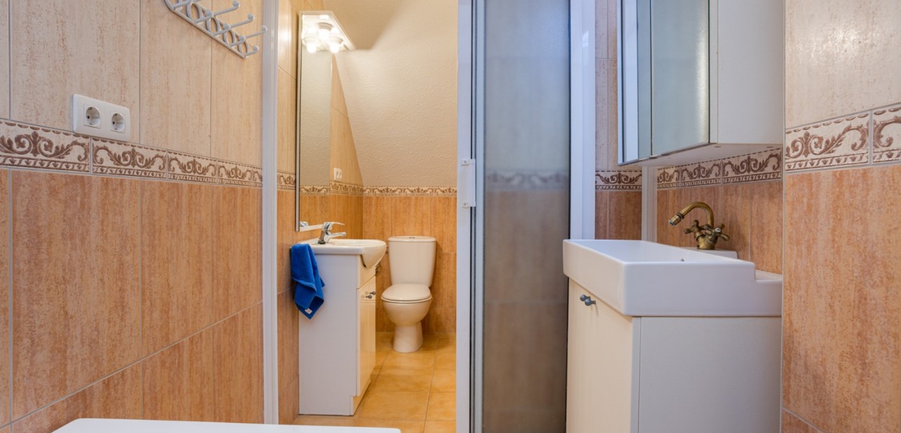 Herverkoop - Terraced house / Townhouse -
Torrevieja - La Siesta