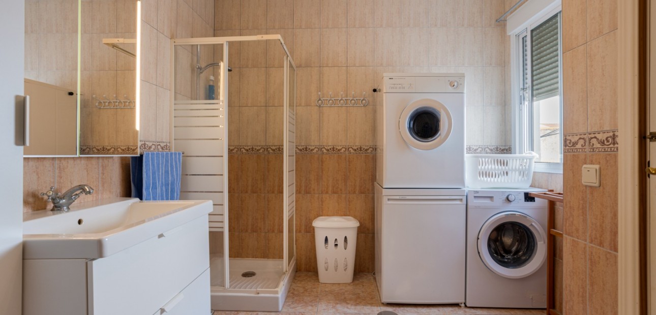 Herverkoop - Terraced house / Townhouse -
Torrevieja - La Siesta