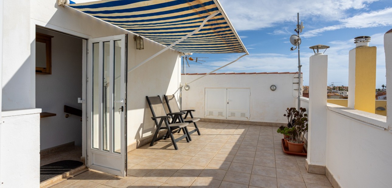 Herverkoop - Terraced house / Townhouse -
Torrevieja - La Siesta