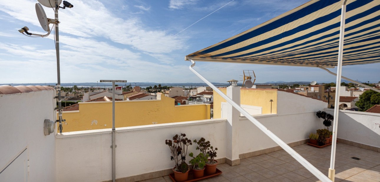 Herverkoop - Terraced house / Townhouse -
Torrevieja - La Siesta
