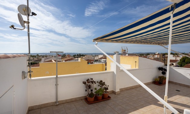 Herverkoop - Terraced house / Townhouse -
Torrevieja - La Siesta