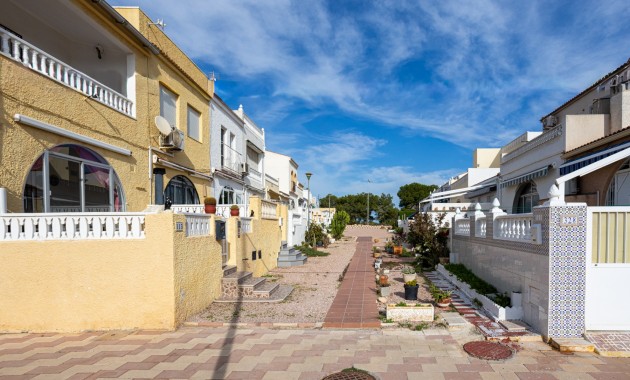 Herverkoop - Terraced house / Townhouse -
Torrevieja - La Siesta