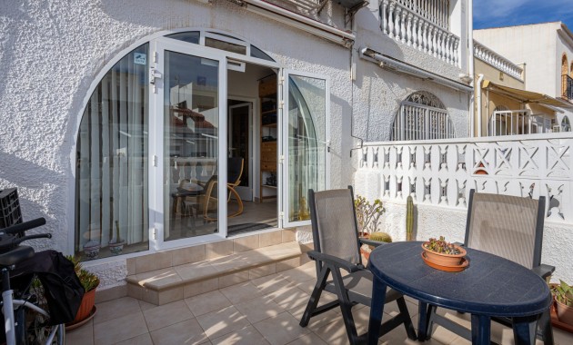 Herverkoop - Terraced house / Townhouse -
Torrevieja - La Siesta