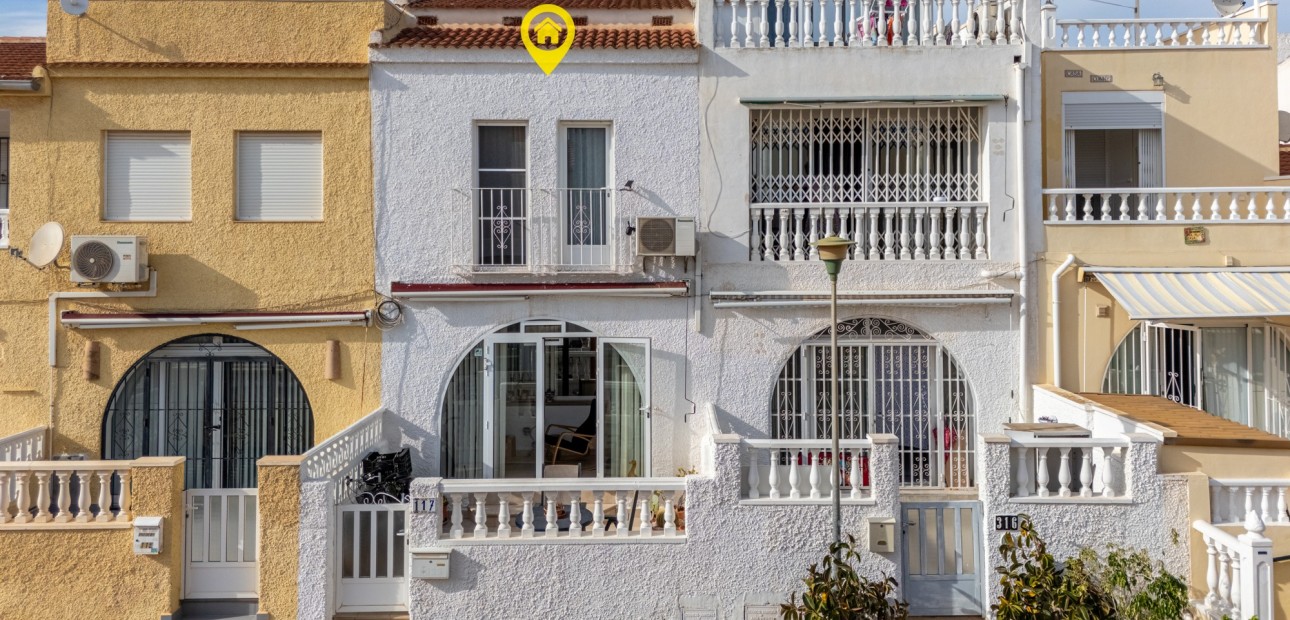 Herverkoop - Terraced house / Townhouse -
Torrevieja - La Siesta