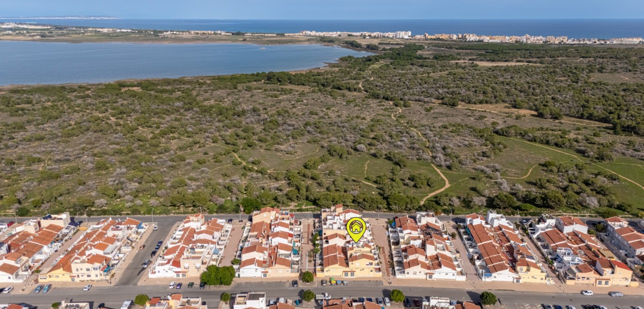Herverkoop - Terraced house / Townhouse -
Torrevieja - La Siesta