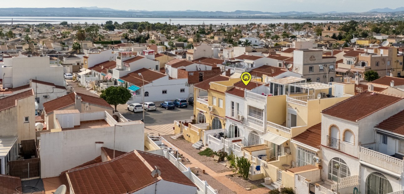 Herverkoop - Terraced house / Townhouse -
Torrevieja - La Siesta