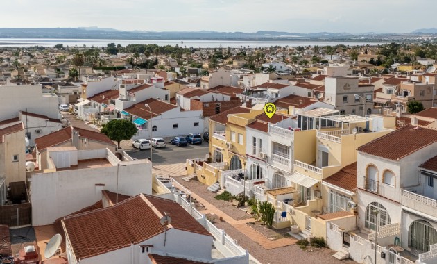 Herverkoop - Terraced house / Townhouse -
Torrevieja - La Siesta