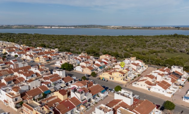 Herverkoop - Terraced house / Townhouse -
Torrevieja - La Siesta
