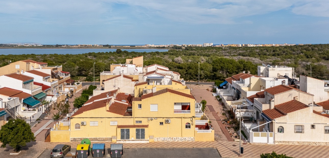 Herverkoop - Terraced house / Townhouse -
Torrevieja - La Siesta