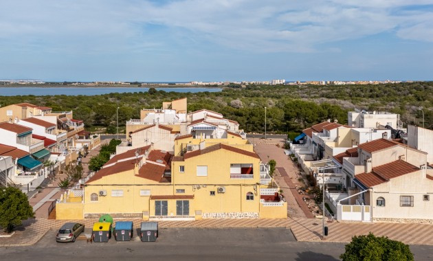 Herverkoop - Terraced house / Townhouse -
Torrevieja - La Siesta