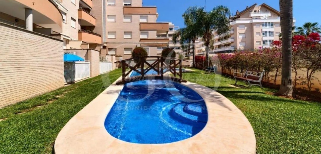 Venta - Apartamento / piso -
Denia