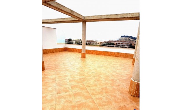 Venta - Apartamento / piso -
Denia
