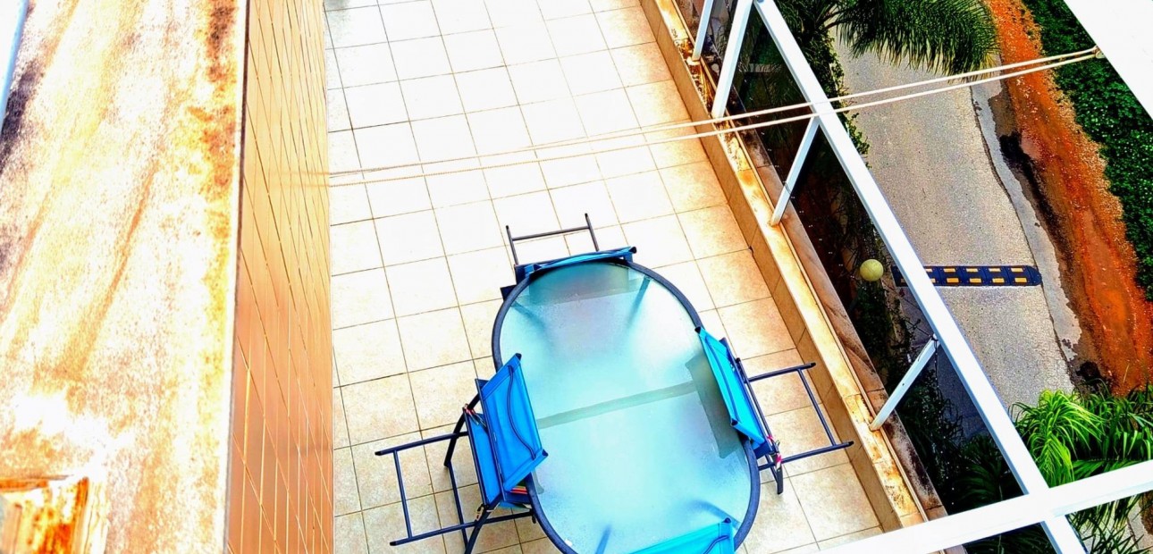 Venta - Apartamento / piso -
Denia