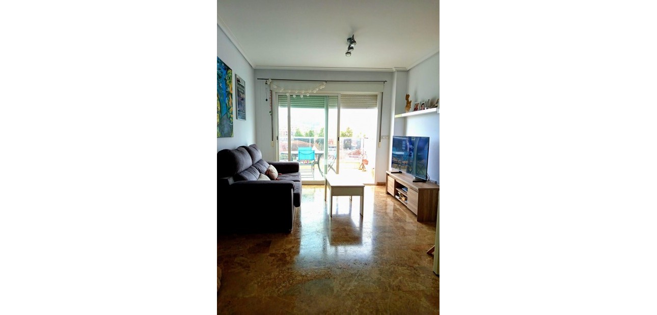 Venta - Apartamento / piso -
Denia