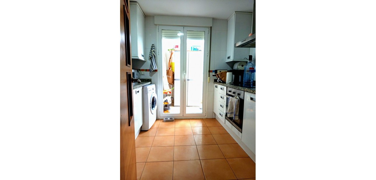 Venta - Apartamento / piso -
Denia