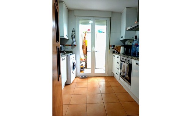Venta - Apartamento / piso -
Denia