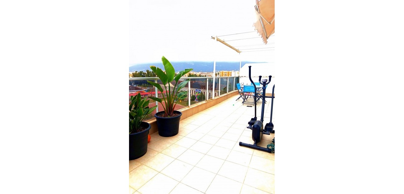 Venta - Apartamento / piso -
Denia