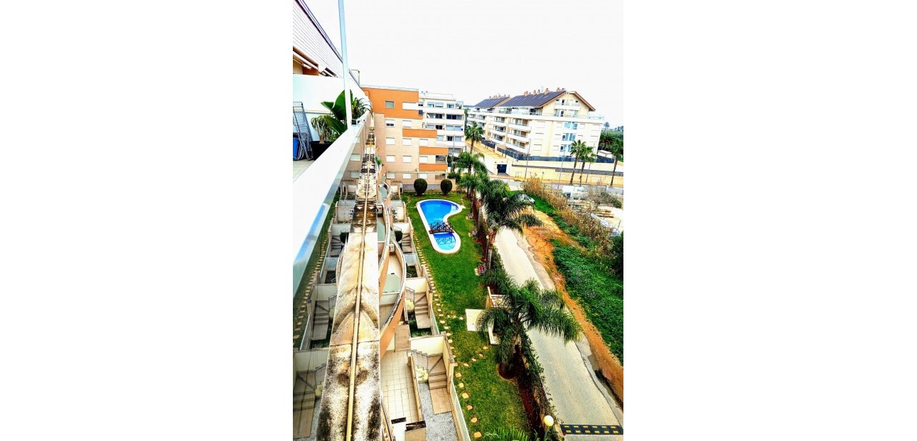 Venta - Apartamento / piso -
Denia