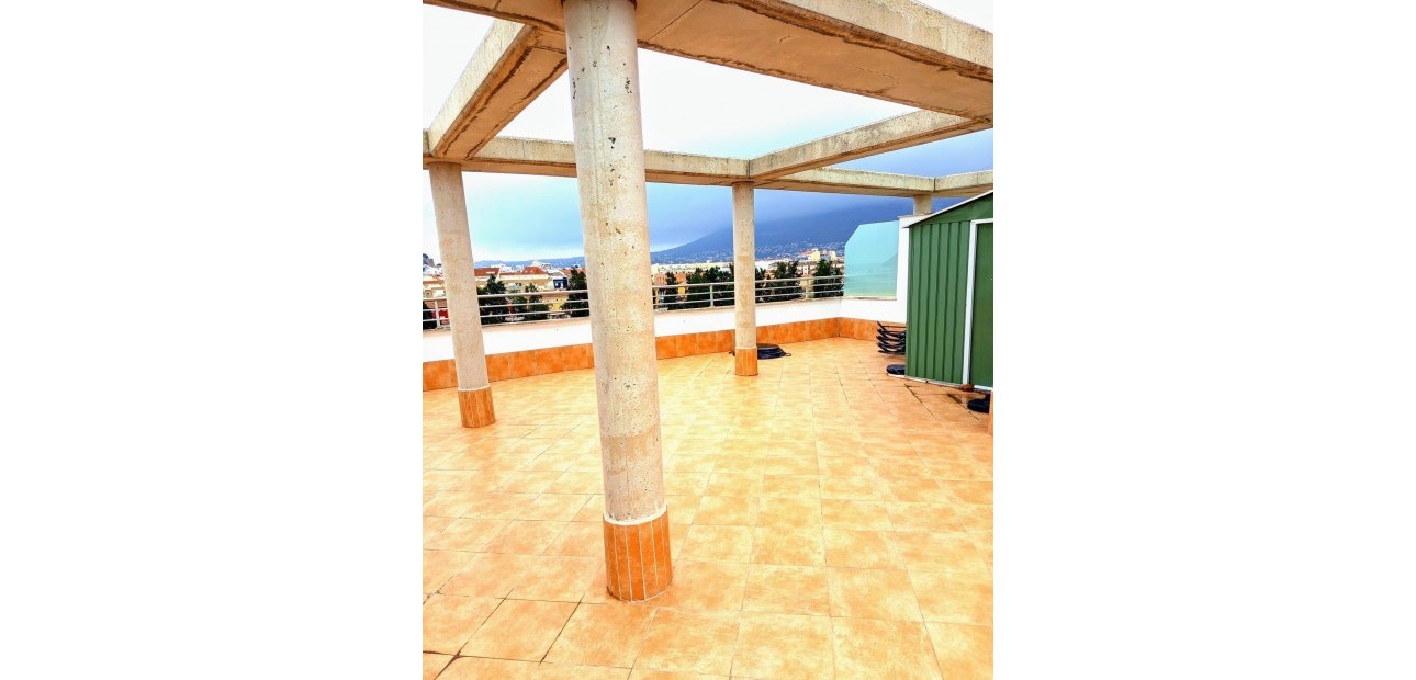 Venta - Apartamento / piso -
Denia