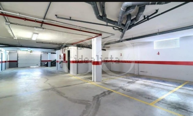 Venta - Apartamento / piso -
Denia