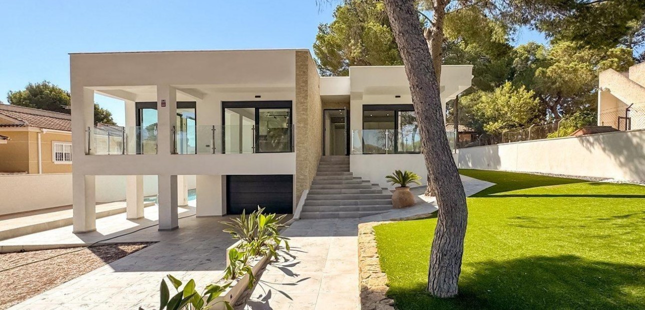 Venta - Villa -
Torrevieja - Los balcones