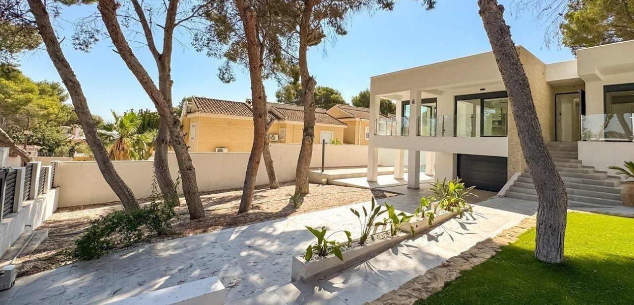 Venta - Villa -
Torrevieja - Los balcones