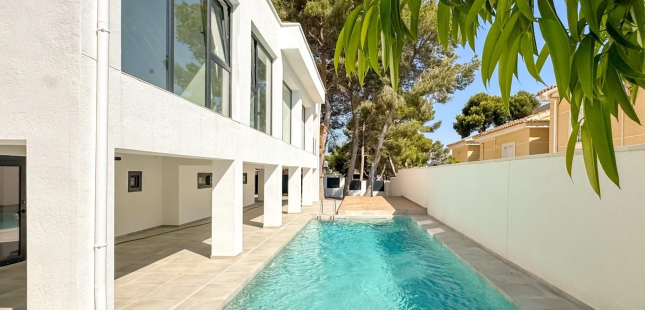 Venta - Villa -
Torrevieja - Los balcones