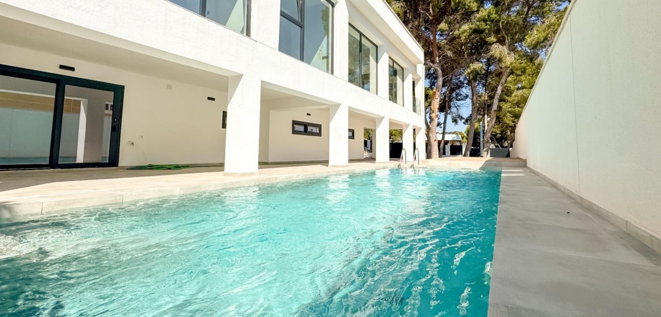 Venta - Villa -
Torrevieja - Los balcones