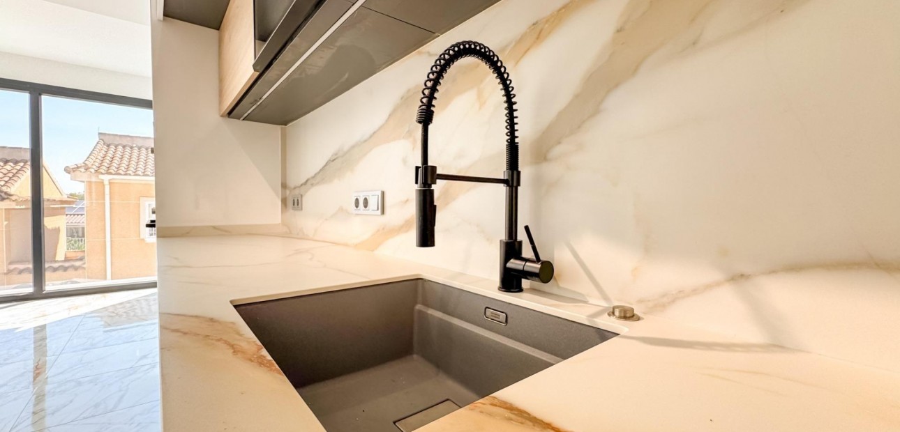 Venta - Villa -
Torrevieja - Los balcones