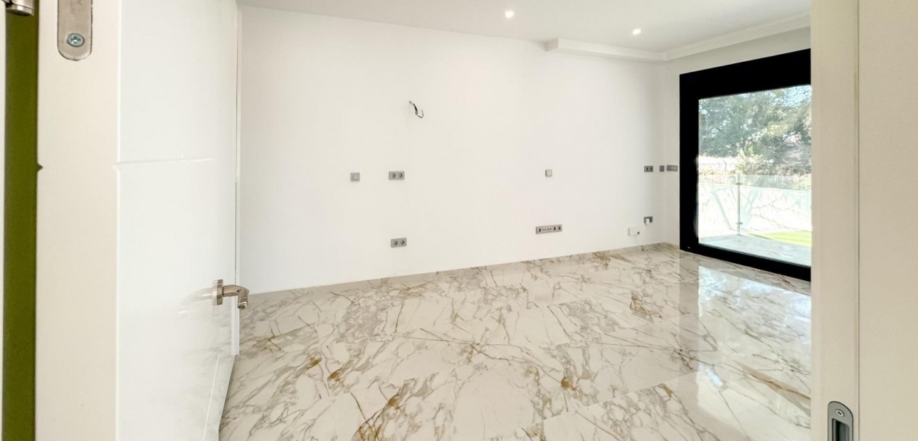 Venta - Villa -
Torrevieja - Los balcones