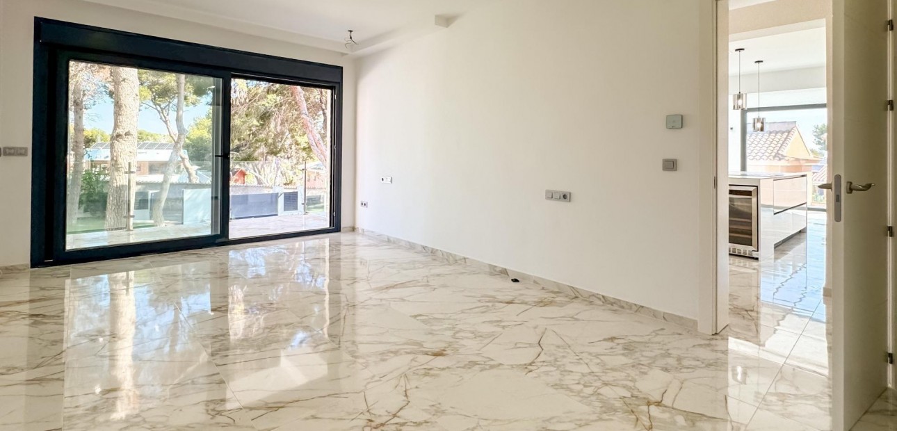 Venta - Villa -
Torrevieja - Los balcones