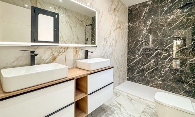 Venta - Villa -
Torrevieja - Los balcones