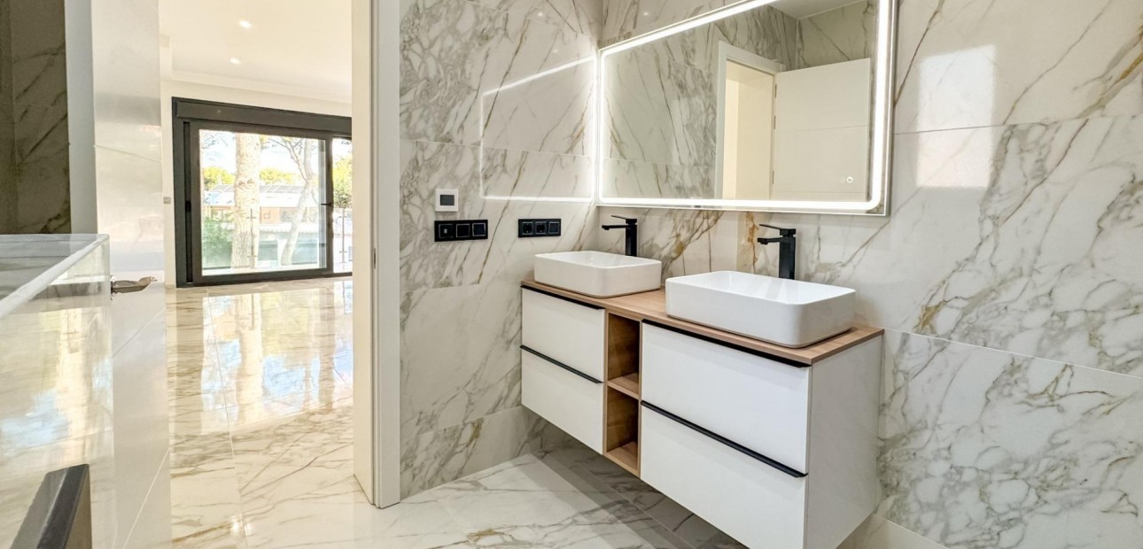 Venta - Villa -
Torrevieja - Los balcones