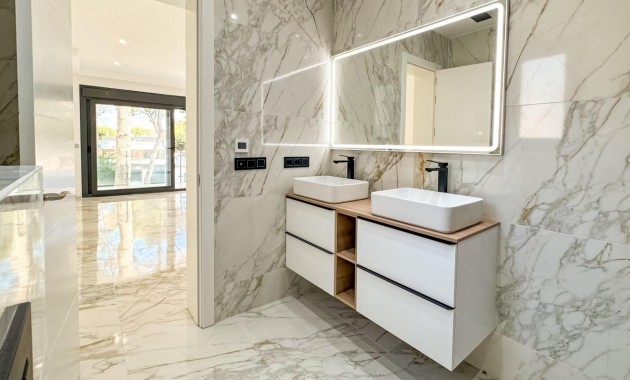 Venta - Villa -
Torrevieja - Los balcones