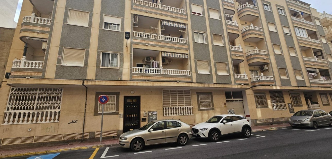Sale - Apartment / flat -
Torrevieja - Centro