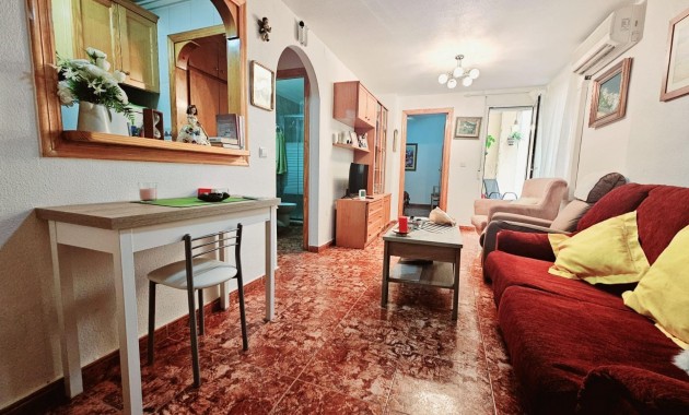 Sale - Apartment / flat -
Torrevieja - Centro