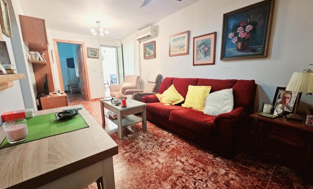 Sale - Apartment / flat -
Torrevieja - Centro