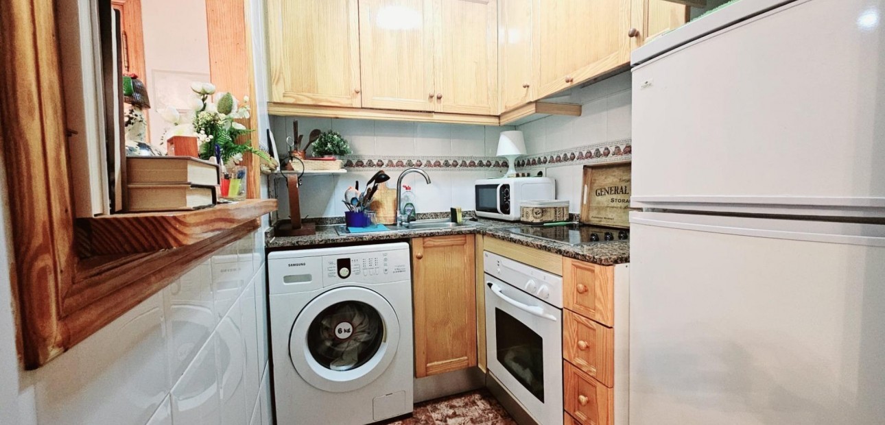 Sale - Apartment / flat -
Torrevieja - Centro