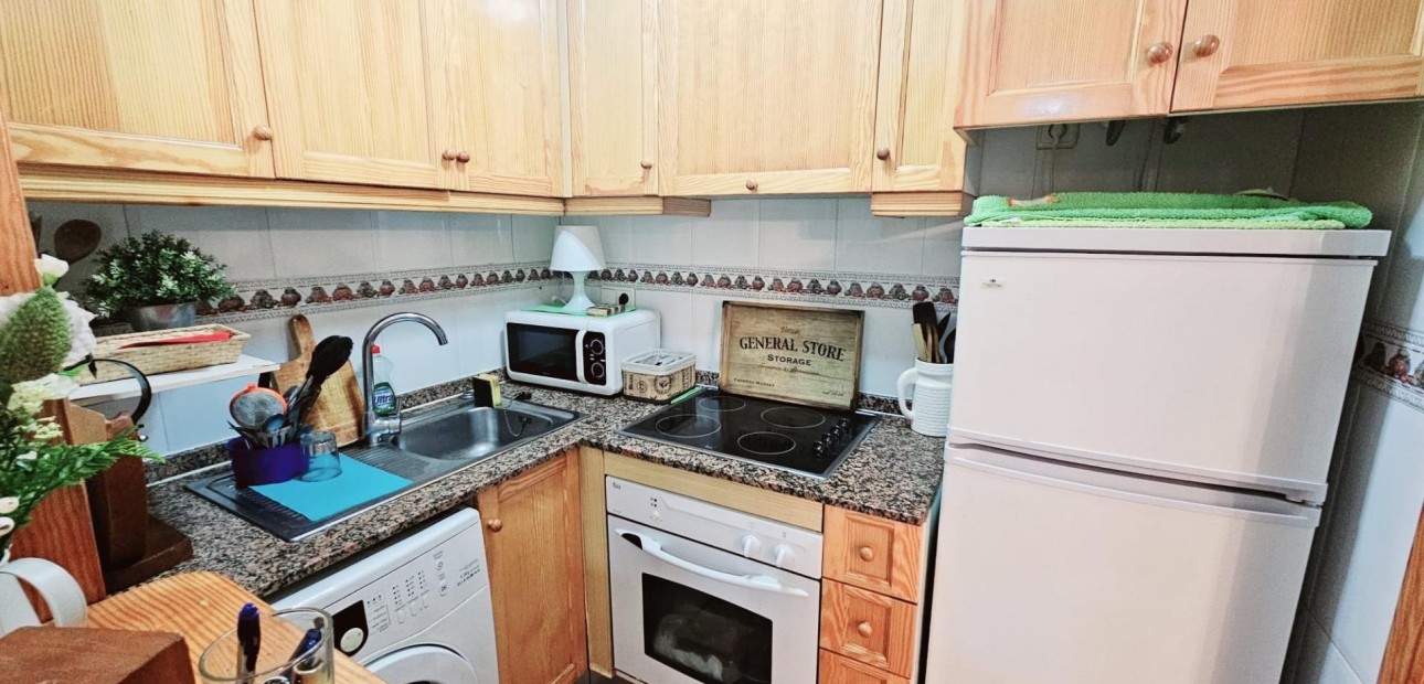 Sale - Apartment / flat -
Torrevieja - Centro