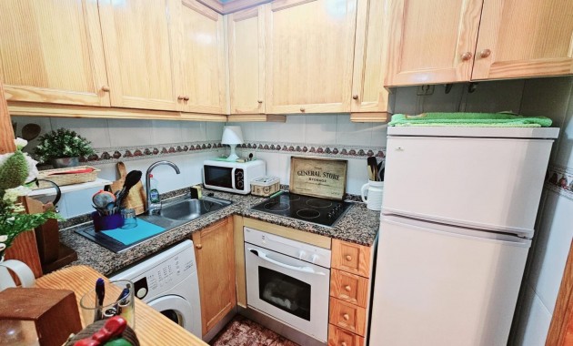 Sale - Apartment / flat -
Torrevieja - Centro