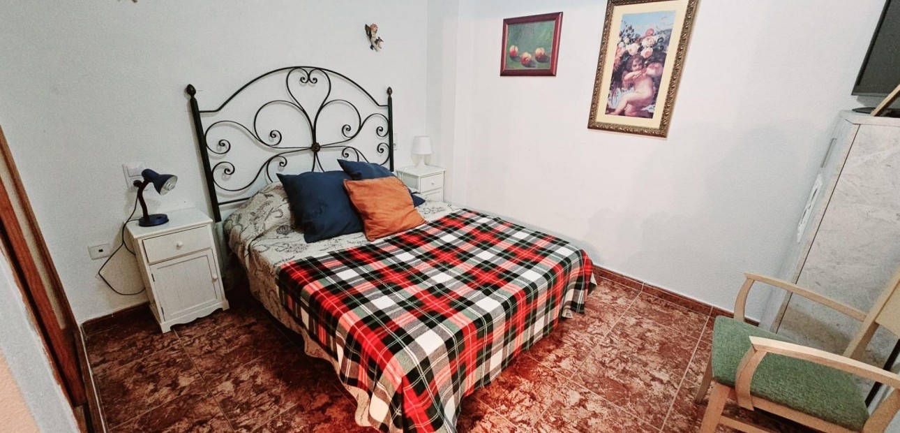 Sale - Apartment / flat -
Torrevieja - Centro